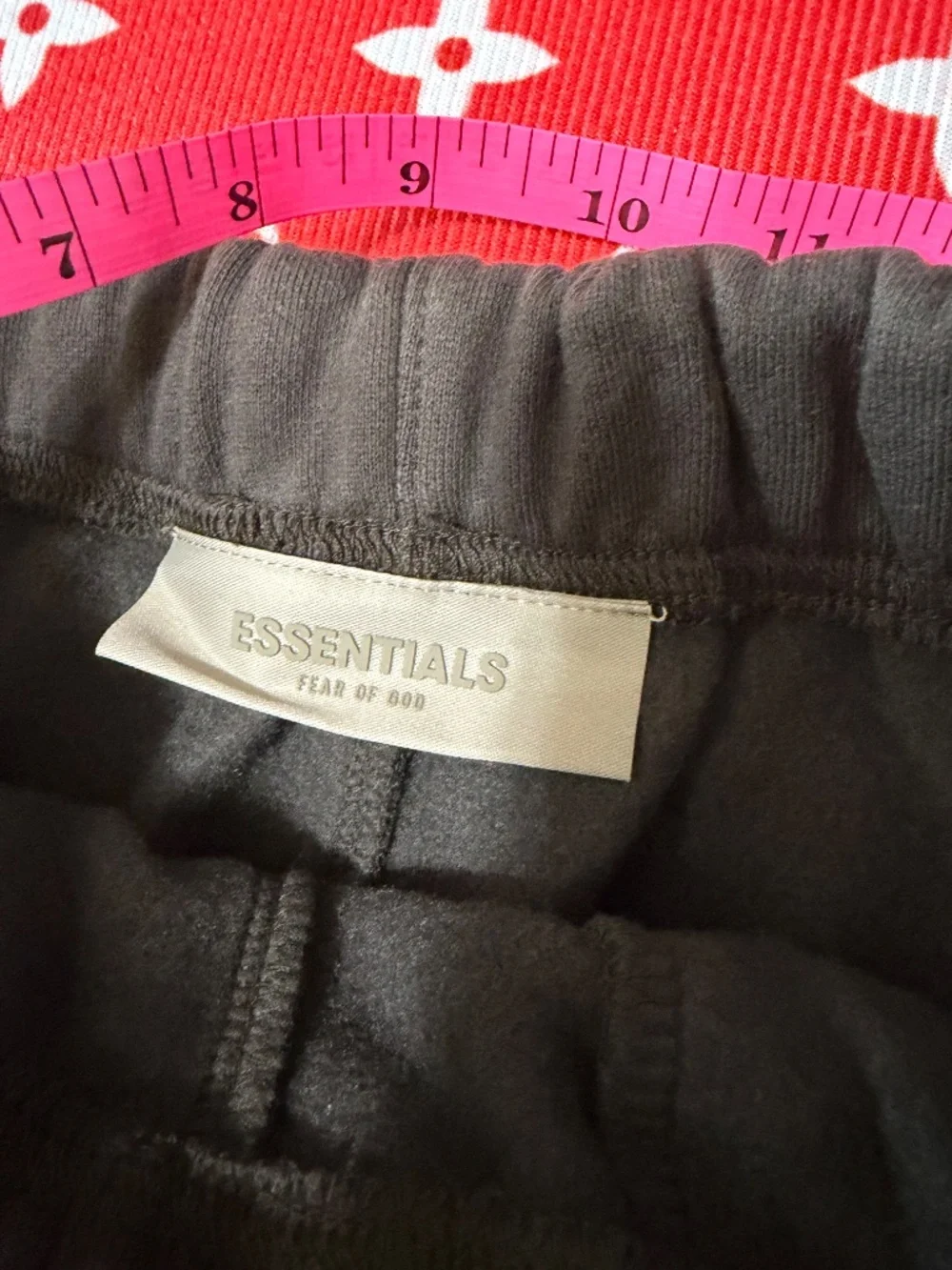 Fear of God Essentials 1977 "Iron" Sweats. Open Cuffed. Brand New. Heavyweight M - Picture 7 of 11
